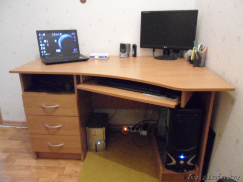 Стол компьютерный угловой, срочно! отличное состояние! - Изображение #1, Объявление #607312