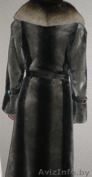 Продаю мутоновую шубу,длинная,песцовый воротник,размер 42/44,телеф-5441664(мтс). - Изображение #2, Объявление #90018