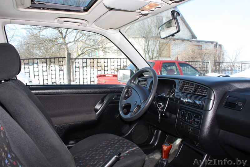 VW Golf 3 1993 г.в., 1.4 бензин, темно-сине-фиолетовый перломутр, 3-дверный - Изображение #7, Объявление #190539