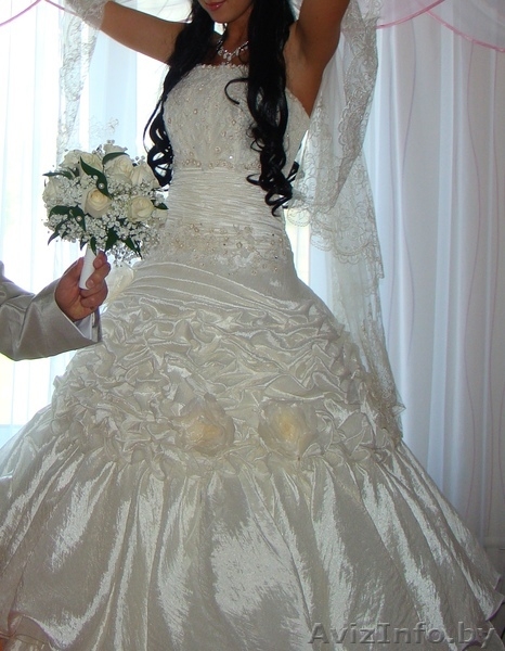 Интересная модель свадебного платья на прокат - Изображение #5, Объявление #392349